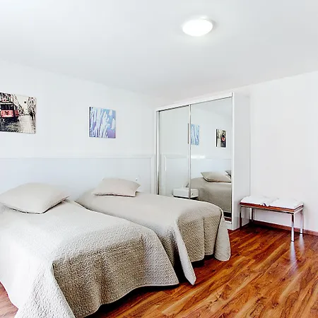 بريميوم من ليفينغ داونتاون *