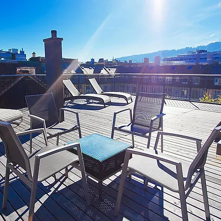 بريميوم من ليفينغ داونتاون شقة