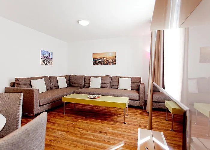 Premium By Livingdowntown *